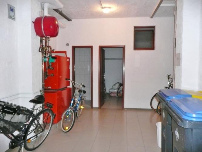 Garage-heating room