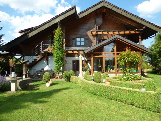 Wunderschönes Landhaus im allgäuer Stil auf den Moselhöhen Nähe Bad Bertrich