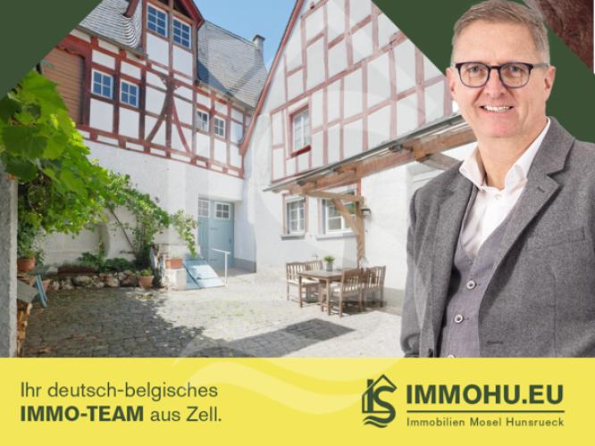 Listed vintner house with courtyard and garden in the historic center of Pünderich, Mosel.