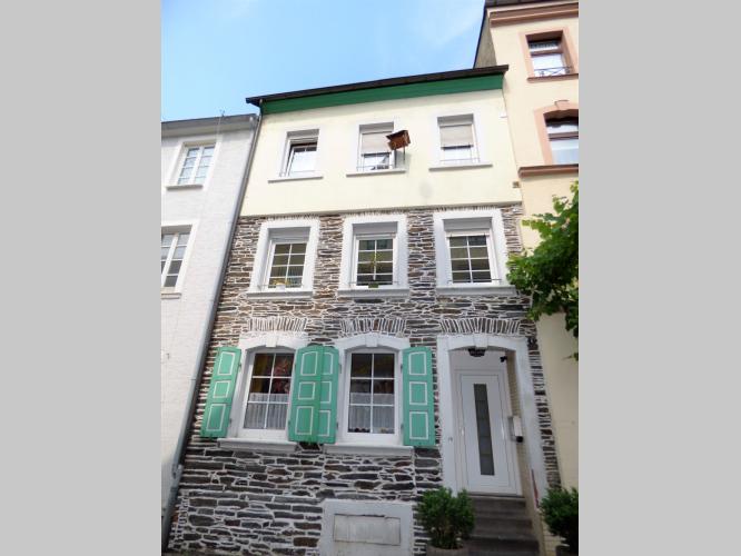 Großes renovierungsbedürftiges Stadthaus im Herzen der Altstadt von Traben-Trarbach, Mosel
