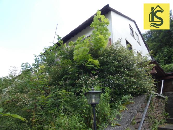 Te renoveren 3-gezinswoning met tuin en vergezicht op rustige hoge locatie van Zell (Mosel)